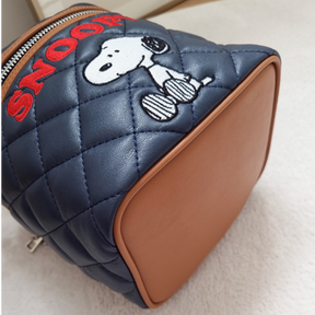 PEANUT SNOOPY© Stitch Bucket Cross Bag Black