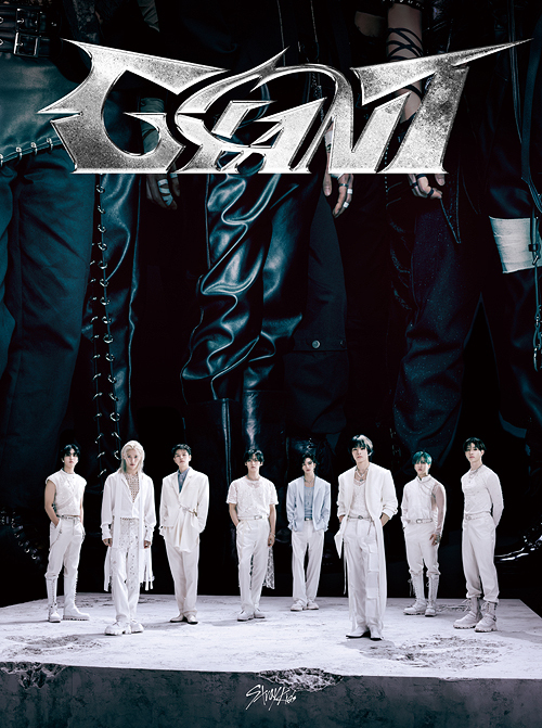 STRAY KIDS - GIANT JAPANESE EDITION